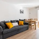 Διαμέρισμα Comfortable Victus Close To The By Renters *
